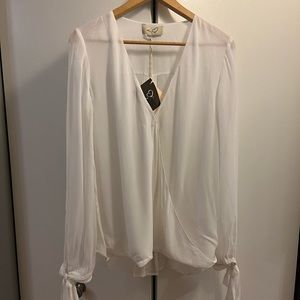 NWT Ki6 Wrap Blouse with Tie Sleeves in White, Italy Size 38, US Small or 2